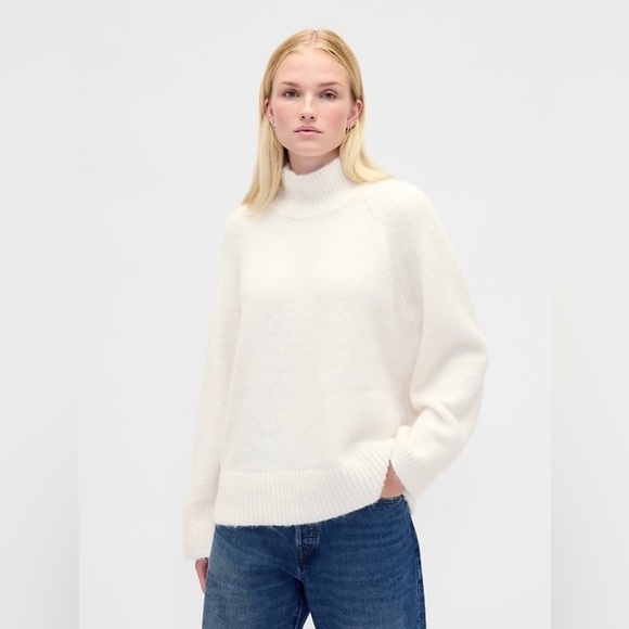 GAP Sweaters - Gap Women’s Fuzzy Oversized Slouchy Turtleneck Sweater Cream Size Medium NWOT